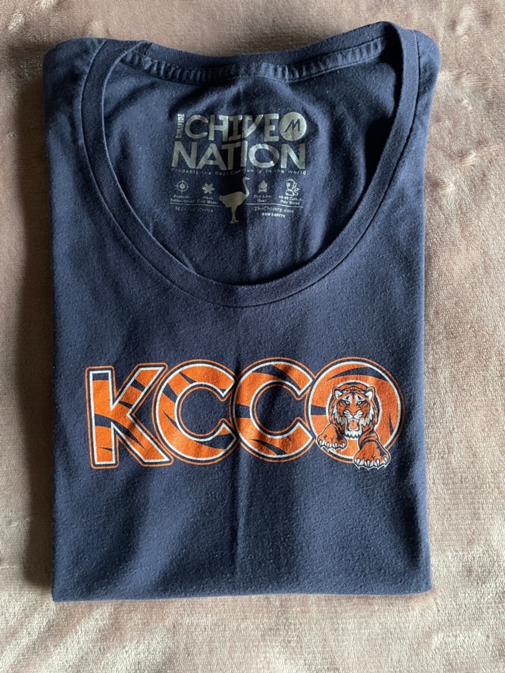 Women's Navy Detroit Tigers KCCO Graphic Tee - Picture 7 of 8